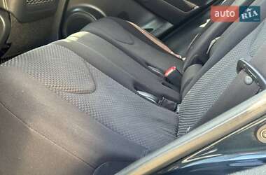 Внедорожник / Кроссовер Toyota RAV4 2011 в 