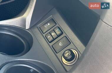Внедорожник / Кроссовер Toyota RAV4 2011 в 