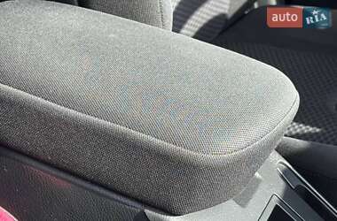 Внедорожник / Кроссовер Toyota RAV4 2011 в 