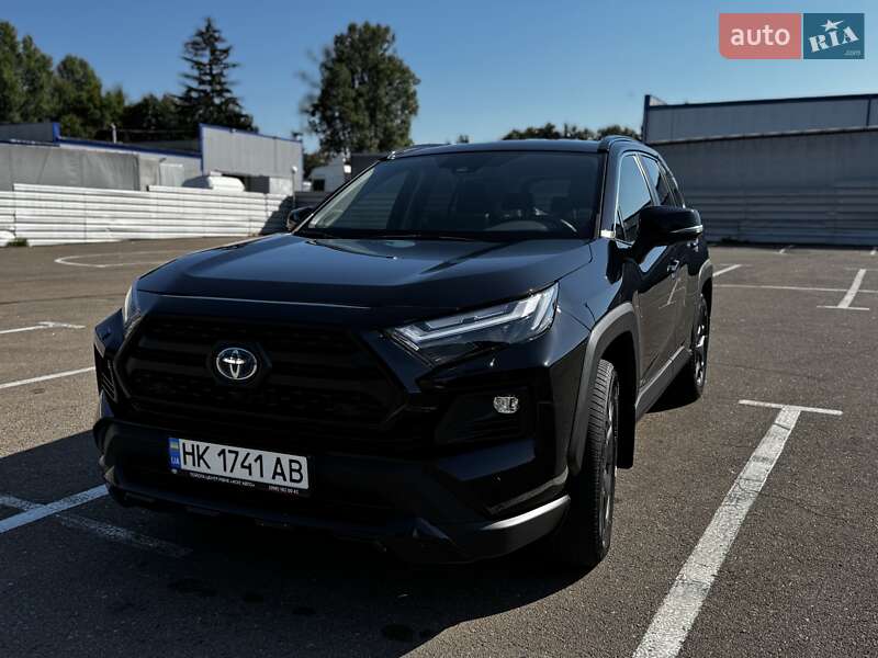 Позашляховик / Кросовер Toyota RAV4 2024 в Рівному