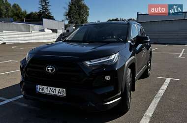 Внедорожник / Кроссовер Toyota RAV4 2024 в 