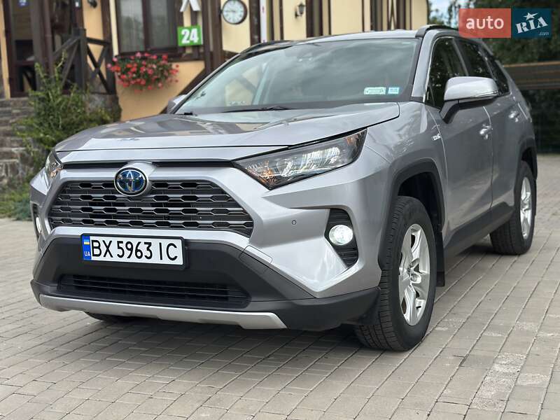 Позашляховик / Кросовер Toyota RAV4 2021 в Хмельницькому