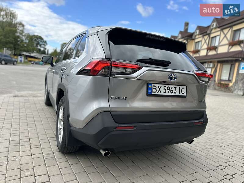Позашляховик / Кросовер Toyota RAV4 2021 в Хмельницькому