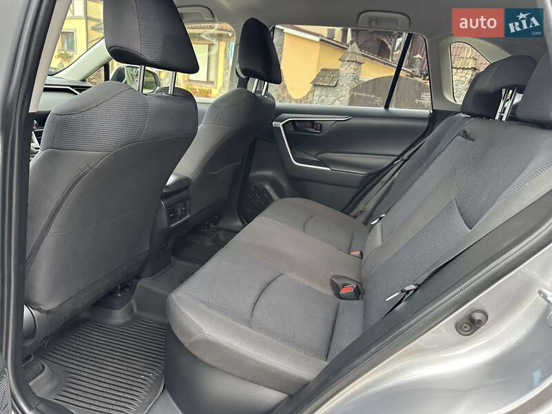 Позашляховик / Кросовер Toyota RAV4 2021 в Хмельницькому