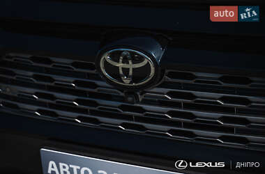Внедорожник / Кроссовер Toyota RAV4 2019 в 