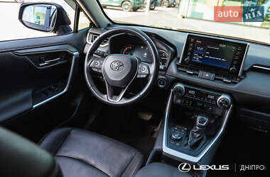 Внедорожник / Кроссовер Toyota RAV4 2019 в 
