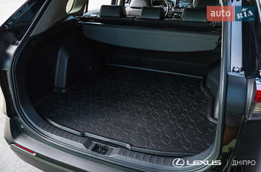 Внедорожник / Кроссовер Toyota RAV4 2019 в 