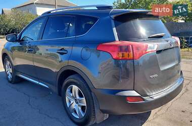 Внедорожник / Кроссовер Toyota RAV4 2015 в 