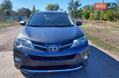 Внедорожник / Кроссовер Toyota RAV4 2015 в 