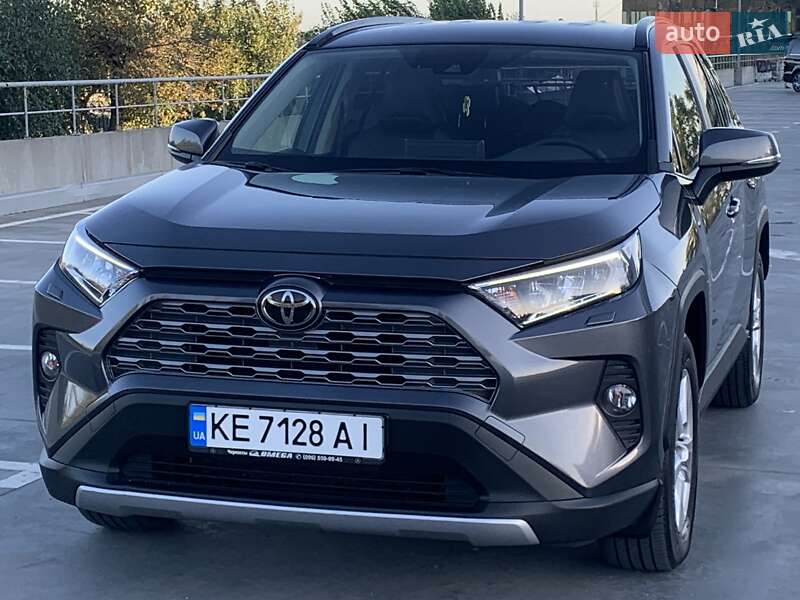 Позашляховик / Кросовер Toyota RAV4 2018 в Києві