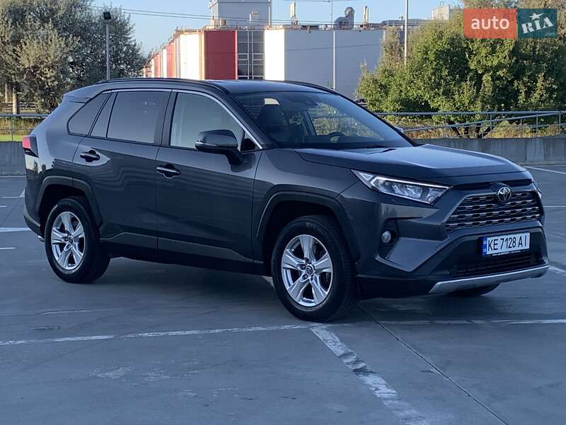Позашляховик / Кросовер Toyota RAV4 2018 в Києві