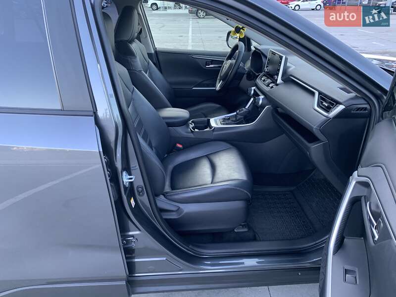 Позашляховик / Кросовер Toyota RAV4 2018 в Києві