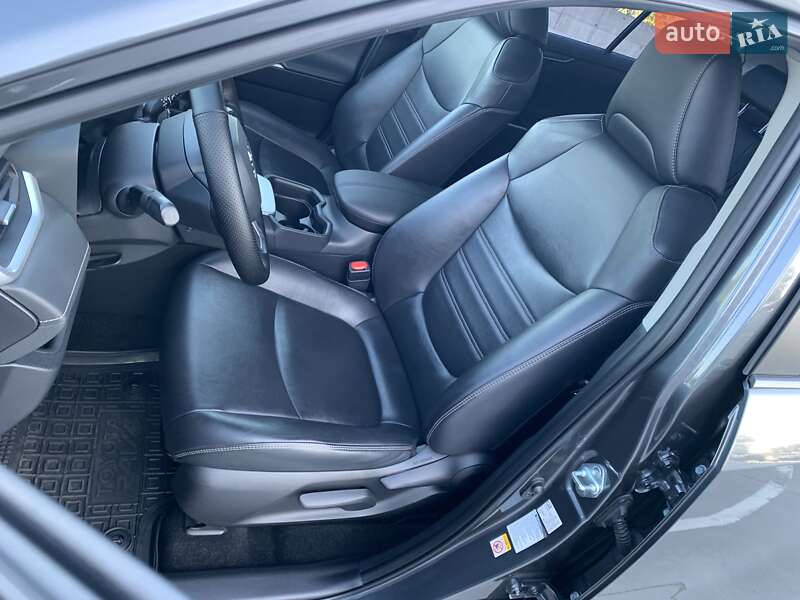 Позашляховик / Кросовер Toyota RAV4 2018 в Києві