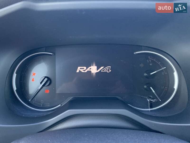 Позашляховик / Кросовер Toyota RAV4 2018 в Києві