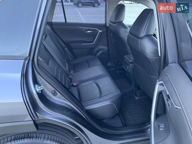 Позашляховик / Кросовер Toyota RAV4 2018 в Києві