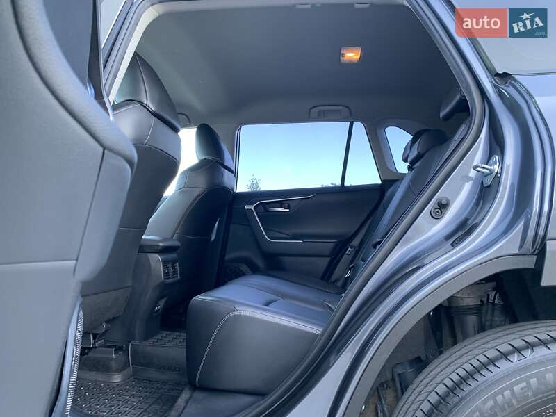 Позашляховик / Кросовер Toyota RAV4 2018 в Києві