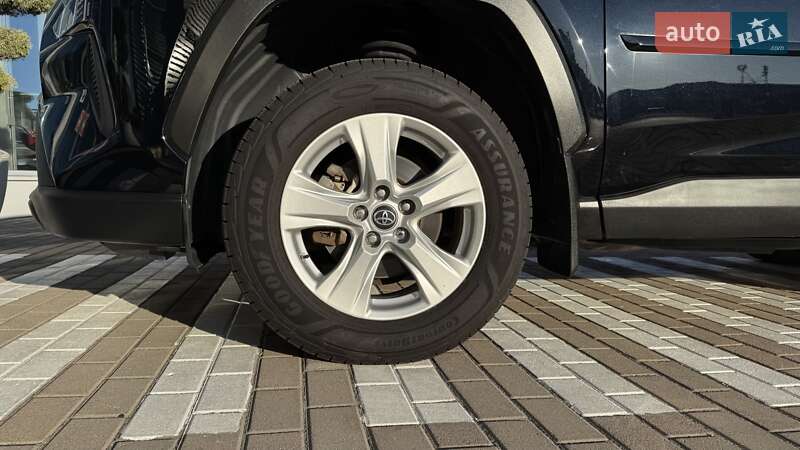 Позашляховик / Кросовер Toyota RAV4 2019 в Чернігові