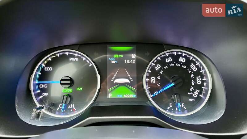 Позашляховик / Кросовер Toyota RAV4 2019 в Чернігові