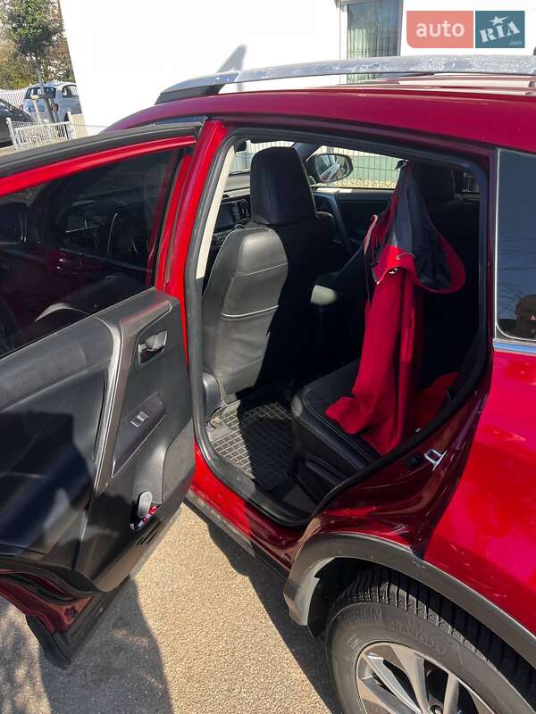 Внедорожник / Кроссовер Toyota RAV4 2018 в Днепре
