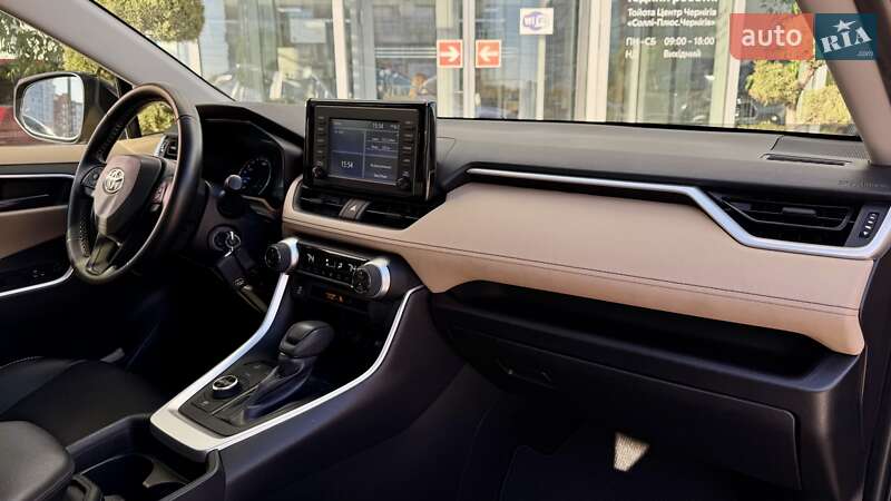 Позашляховик / Кросовер Toyota RAV4 2019 в Чернігові