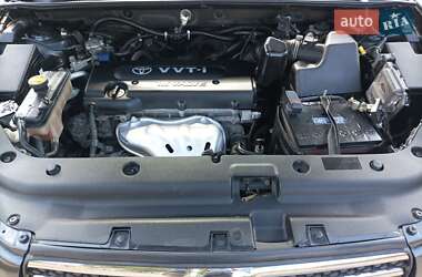 Внедорожник / Кроссовер Toyota RAV4 2006 в 