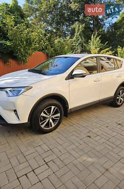 Позашляховик / Кросовер Toyota RAV4 2016 в Мукачевому