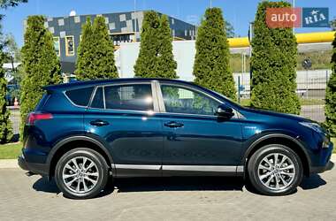 Позашляховик / Кросовер Toyota RAV4 2017 в Києві