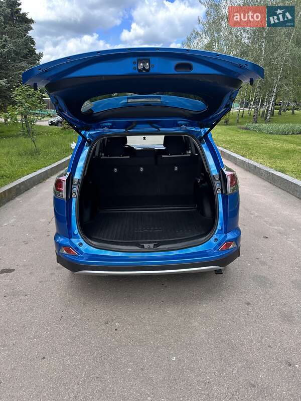 Позашляховик / Кросовер Toyota RAV4 2018 в Києві