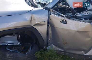 Внедорожник / Кроссовер Toyota RAV4 2021 в 