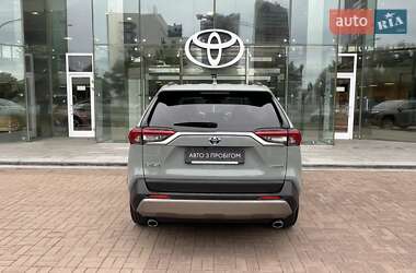 Позашляховик / Кросовер Toyota RAV4 2023 в  фото 4 Позашляховик / Кросовер Toyota RAV4 2023 в