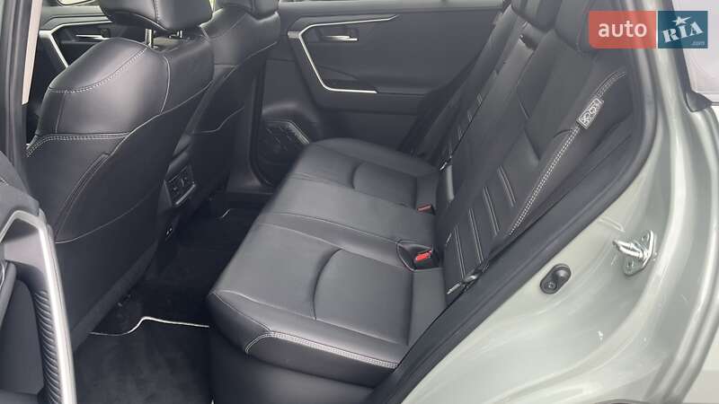 Позашляховик / Кросовер Toyota RAV4 2023 в Києві