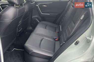 Позашляховик / Кросовер Toyota RAV4 2023 в  фото 11 Позашляховик / Кросовер Toyota RAV4 2023 в