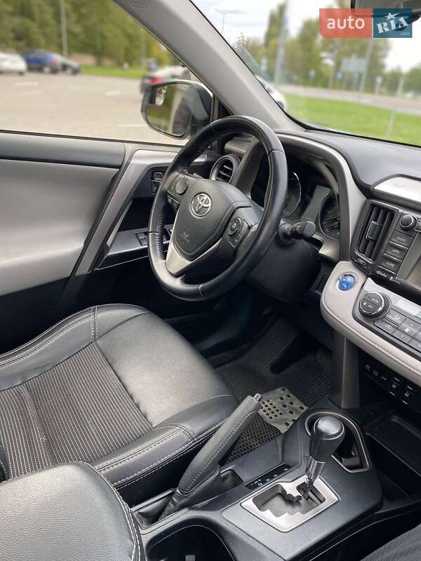 Внедорожник / Кроссовер Toyota RAV4 2016 в Виннице