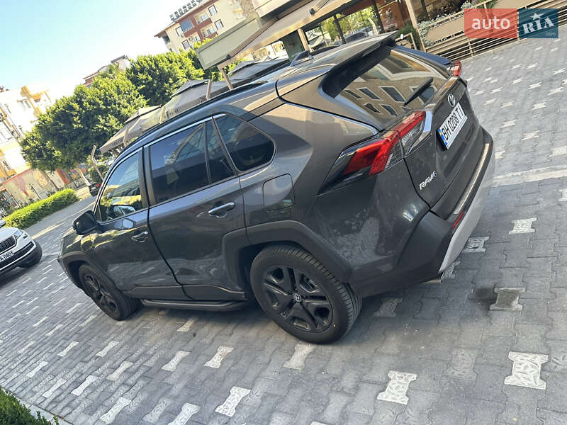 Внедорожник / Кроссовер Toyota RAV4 2023 в Одессе