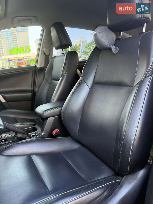 Позашляховик / Кросовер Toyota RAV4 2015 в Києві фото 14 Позашляховик / Кросовер Toyota RAV4 2015 в Києві