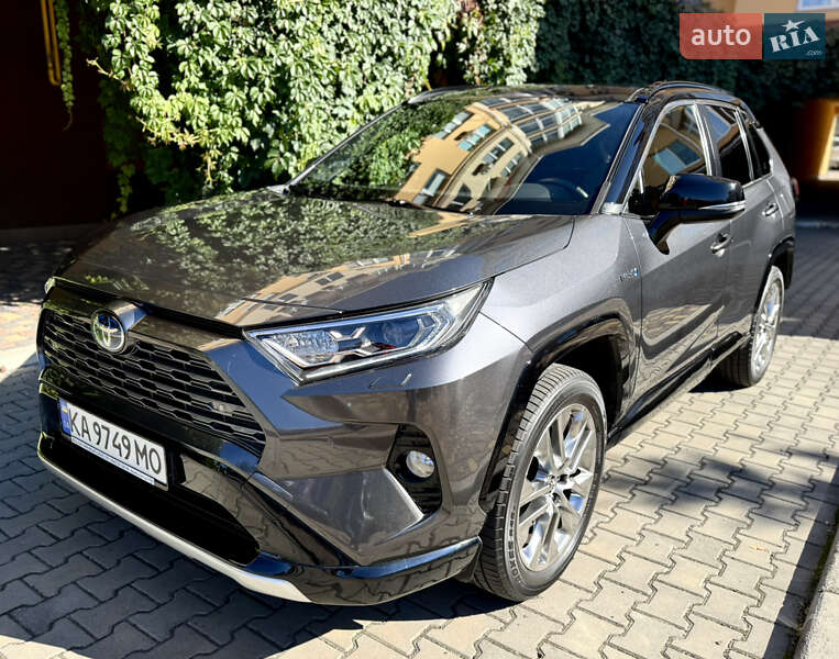 Позашляховик / Кросовер Toyota RAV4 2020 в Києві