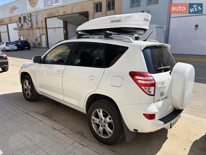 Внедорожник / Кроссовер Toyota RAV4 2009 в Харькове