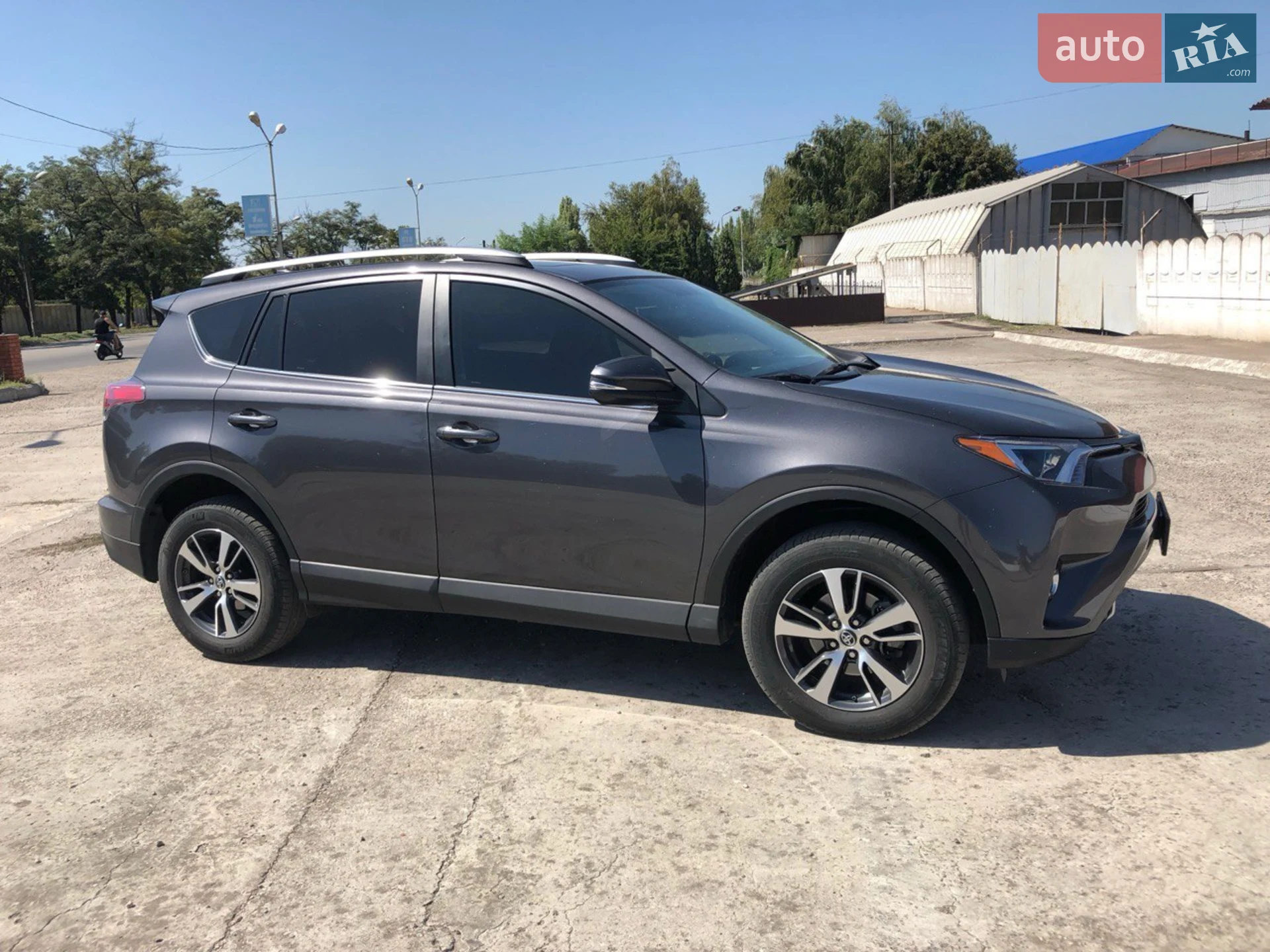 2016 Toyota RAV 4 - фото 1