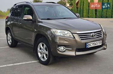 Внедорожник / Кроссовер Toyota RAV4 2010 в 