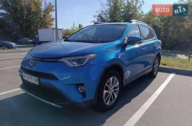 Позашляховик / Кросовер Toyota RAV4 2017 в Києві