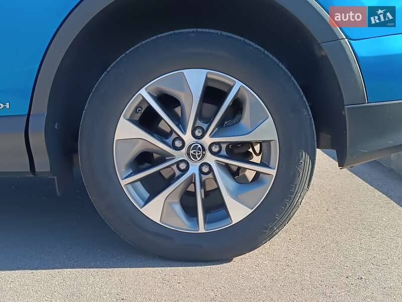 Позашляховик / Кросовер Toyota RAV4 2017 в Києві фото 36 Позашляховик / Кросовер Toyota RAV4 2017 в Києві