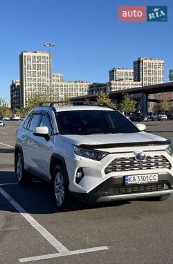 Внедорожник / Кроссовер Toyota RAV4 2021 в Киеве