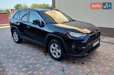 Внедорожник / Кроссовер Toyota RAV4 2019 в Чорткове