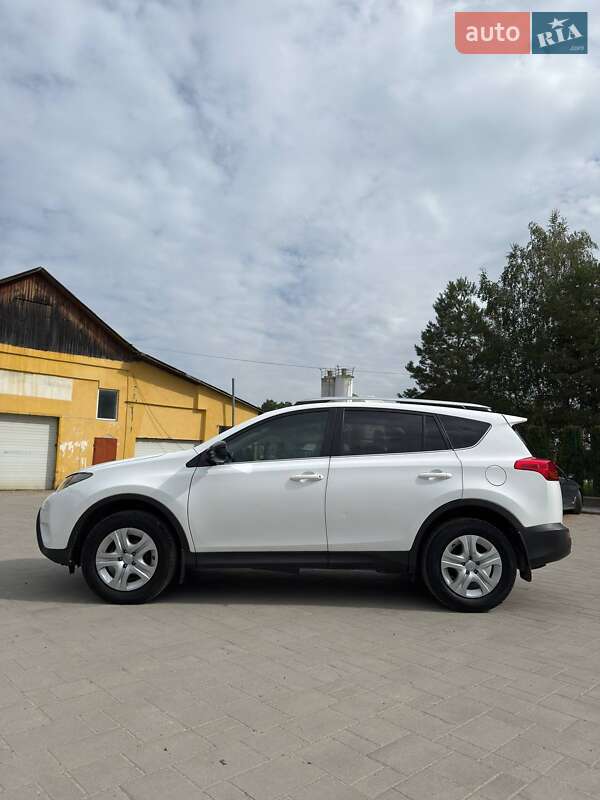 Внедорожник / Кроссовер Toyota RAV4 2015 в Долине фото 4 Внедорожник / Кроссовер Toyota RAV4 2015 в Долине