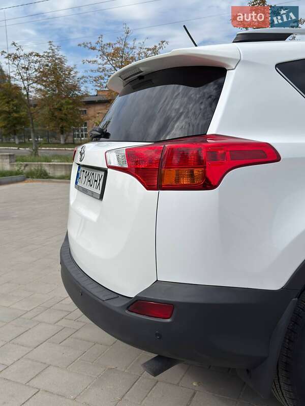 Внедорожник / Кроссовер Toyota RAV4 2015 в Долине фото 11 Внедорожник / Кроссовер Toyota RAV4 2015 в Долине