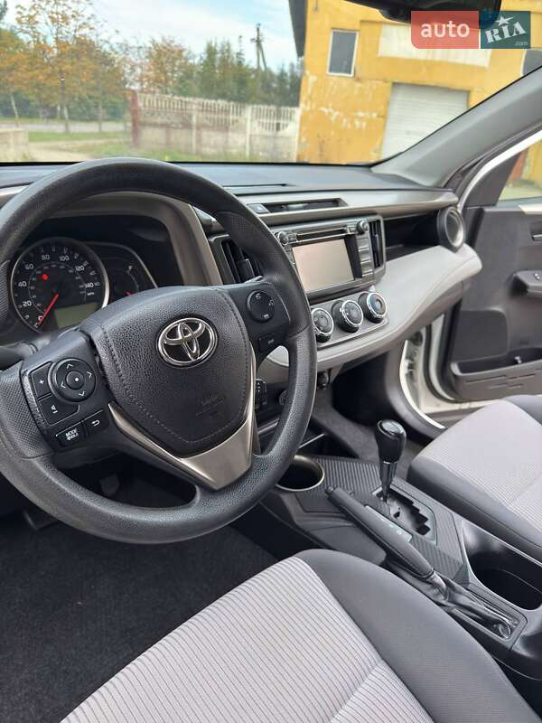 Внедорожник / Кроссовер Toyota RAV4 2015 в Долине фото 17 Внедорожник / Кроссовер Toyota RAV4 2015 в Долине