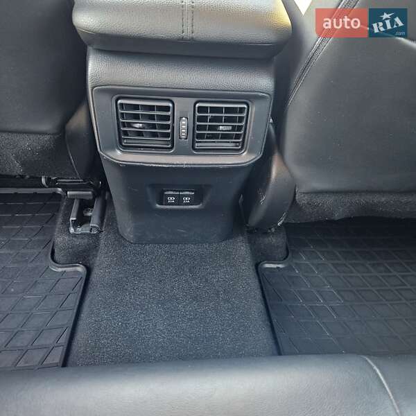 Позашляховик / Кросовер Toyota RAV4 2019 в Києві