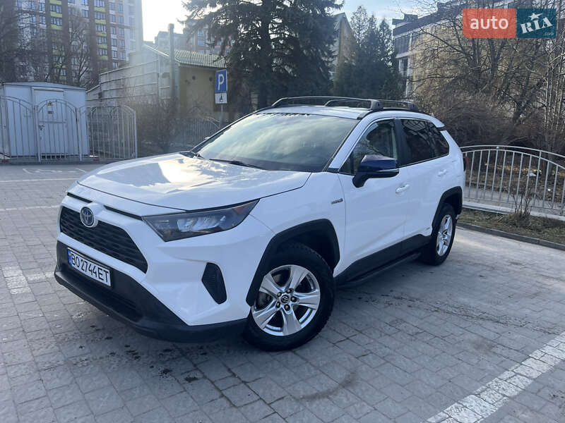 Внедорожник / Кроссовер Toyota RAV4 2019 в Тернополе