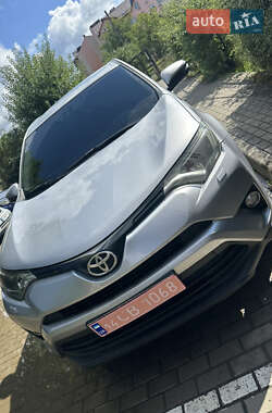Внедорожник / Кроссовер Toyota RAV4 2016 в Мукачево