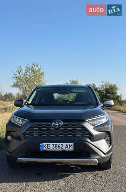 Внедорожник / Кроссовер Toyota RAV4 2020 в Кривом Роге